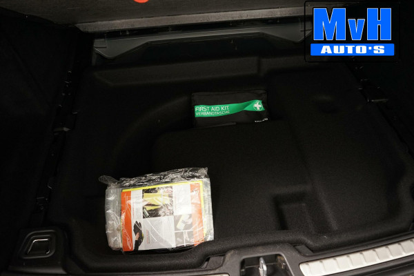 Volvo V60 2.0 B3 Momentum Advantage|STOEL/STUUR.VERW|LEER|NAP