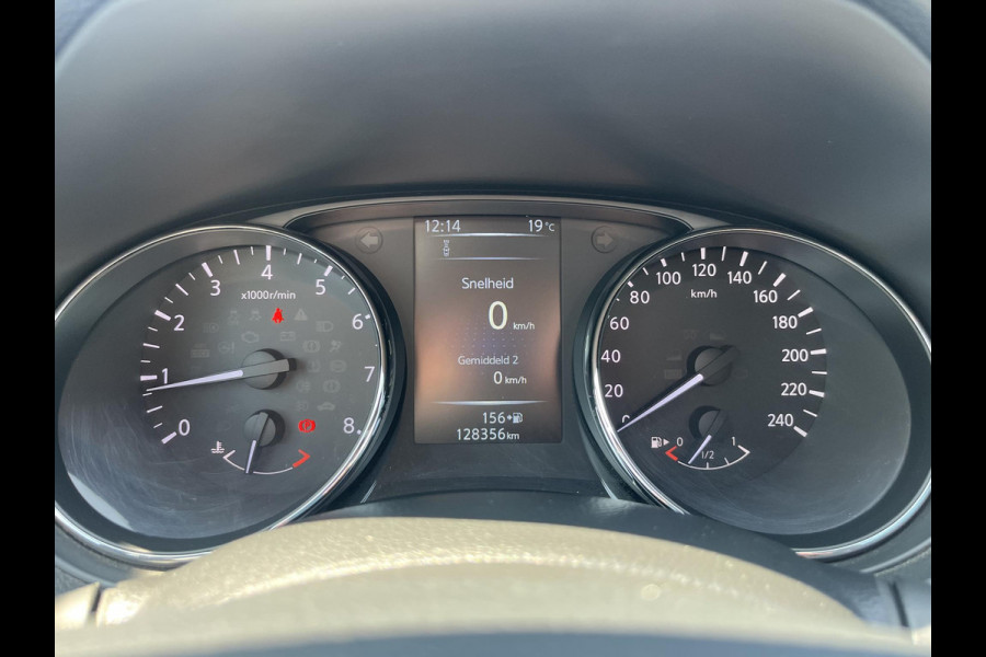 Nissan QASHQAI 1.2 N-Vision 115pk Trekhaak | Panoramadak | 360 graden Camera's | Stoelverwarming | Navigatie | Bluetooth