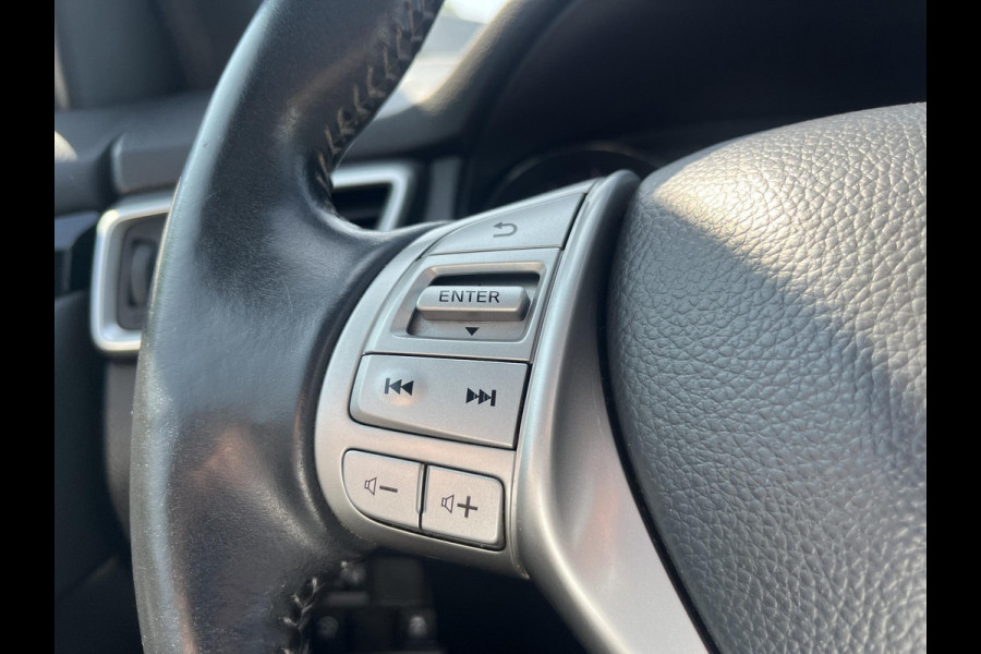 Nissan QASHQAI 1.2 N-Vision 115pk Trekhaak | Panoramadak | 360 graden Camera's | Stoelverwarming | Navigatie | Bluetooth