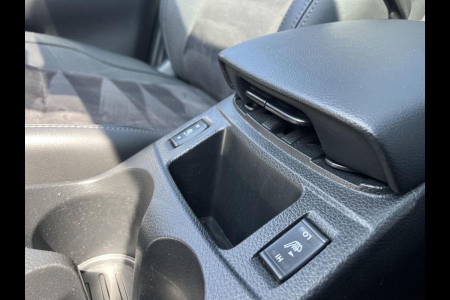 Nissan QASHQAI 1.2 N-Vision 115pk Trekhaak | Panoramadak | 360 graden Camera's | Stoelverwarming | Navigatie | Bluetooth