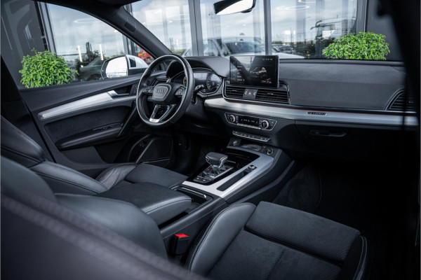 Audi Q5 Sportback 55 TFSI e S edition Competition - Luchtvering | 360 Camera | Elek. Stoelen | ACC | Sfeerverlichting S-Line