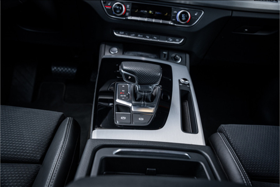 Audi Q5 Sportback 55 TFSI e S edition Competition - Luchtvering | 360 Camera | Elek. Stoelen | ACC | Sfeerverlichting S-Line