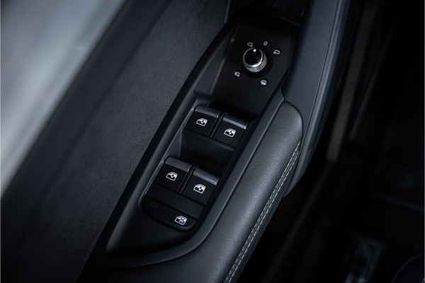 Audi Q5 Sportback 55 TFSI e S edition Competition - Luchtvering | 360 Camera | Elek. Stoelen | ACC | Sfeerverlichting S-Line