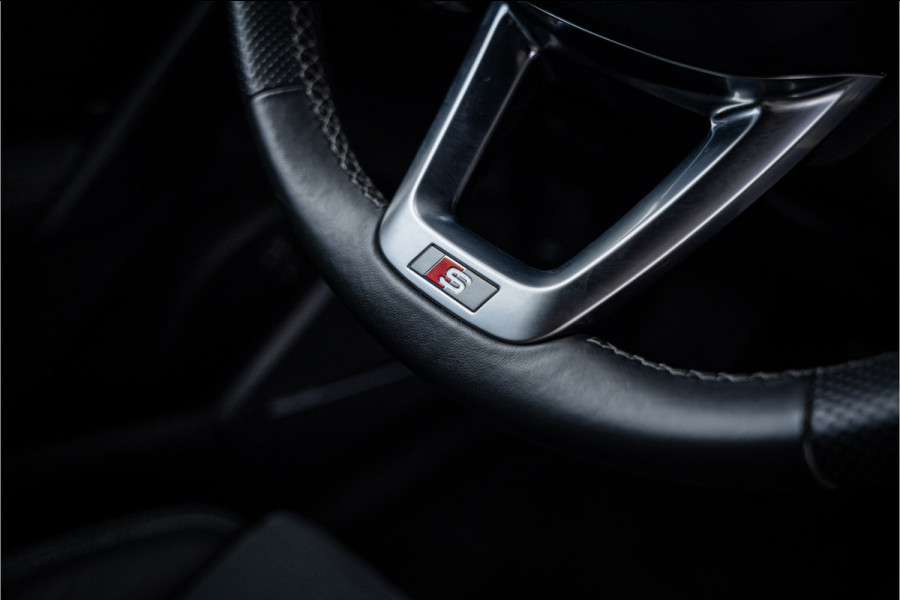 Audi Q5 Sportback 55 TFSI e S edition Competition - Luchtvering | 360 Camera | Elek. Stoelen | ACC | Sfeerverlichting S-Line