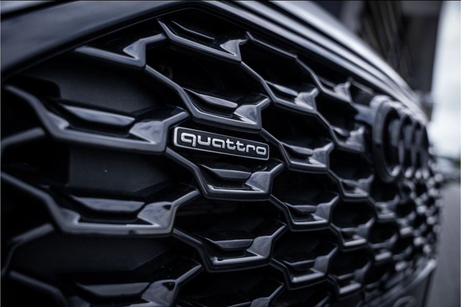 Audi Q5 Sportback 55 TFSI e S edition Competition - Luchtvering | 360 Camera | Elek. Stoelen | ACC | Sfeerverlichting S-Line
