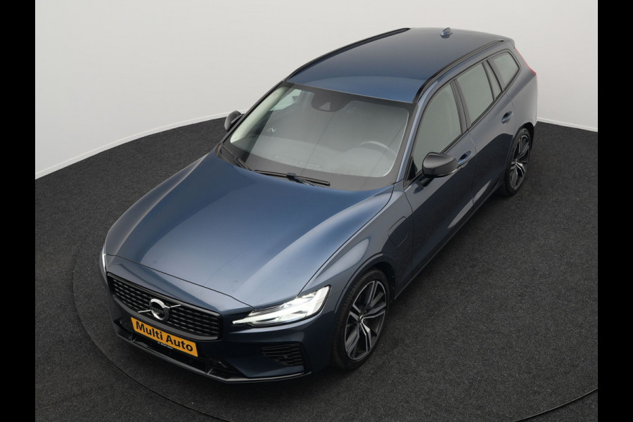 Volvo V60 T6 Recharge AWD R-Design Plug In Hybrid 340pk Dealer O.H. PHEV | Sportstoelen Verwarmd | Trekhaak af Fabriek | Pilot Assit | Apple Carplay | Adaptive Cruise | 360 Camera | Navigatie | DAB | Virtual |