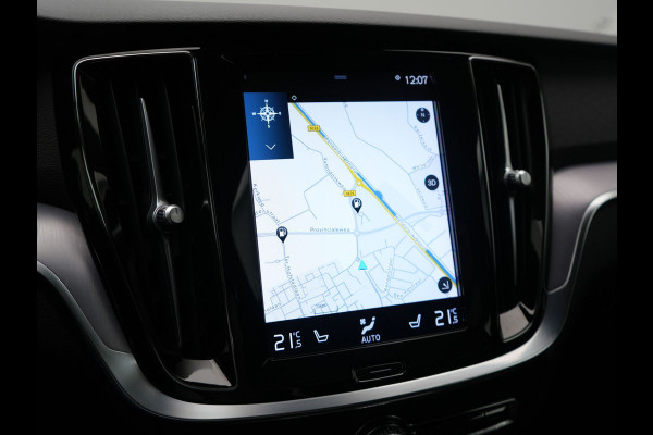 Volvo V60 T6 Recharge AWD R-Design Plug In Hybrid 340pk Dealer O.H. PHEV | Sportstoelen Verwarmd | Trekhaak af Fabriek | Pilot Assit | Apple Carplay | Adaptive Cruise | 360 Camera | Navigatie | DAB | Virtual |