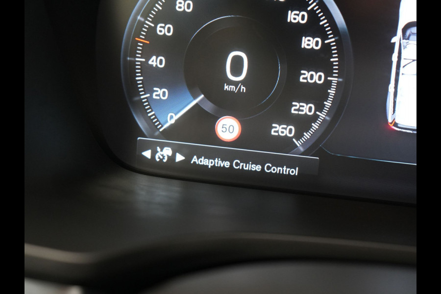 Volvo V60 T6 Recharge AWD R-Design Plug In Hybrid 340pk Dealer O.H. PHEV | Sportstoelen Verwarmd | Trekhaak af Fabriek | Pilot Assit | Apple Carplay | Adaptive Cruise | 360 Camera | Navigatie | DAB | Virtual |