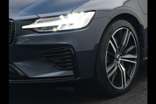 Volvo V60 T6 Recharge AWD R-Design Plug In Hybrid 340pk Dealer O.H. PHEV | Sportstoelen Verwarmd | Trekhaak af Fabriek | Pilot Assit | Apple Carplay | Adaptive Cruise | 360 Camera | Navigatie | DAB | Virtual |