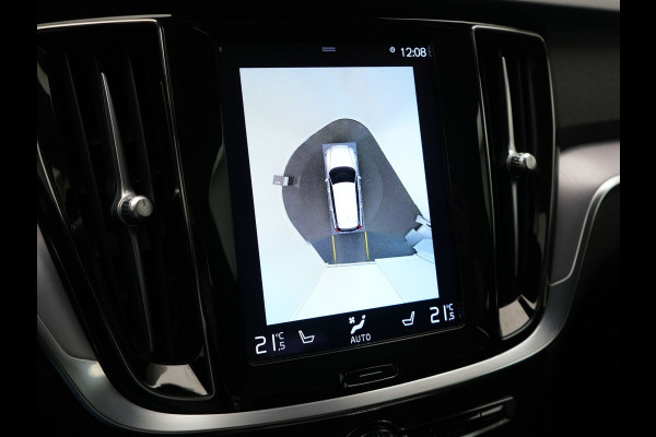 Volvo V60 T6 Recharge AWD R-Design Plug In Hybrid 340pk Dealer O.H. PHEV | Sportstoelen Verwarmd | Trekhaak af Fabriek | Pilot Assit | Apple Carplay | Adaptive Cruise | 360 Camera | Navigatie | DAB | Virtual |