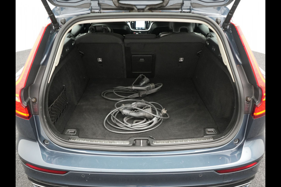 Volvo V60 T6 Recharge AWD R-Design Plug In Hybrid 340pk Dealer O.H. PHEV | Sportstoelen Verwarmd | Trekhaak af Fabriek | Pilot Assit | Apple Carplay | Adaptive Cruise | 360 Camera | Navigatie | DAB | Virtual |