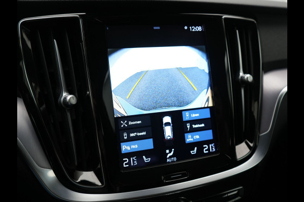 Volvo V60 T6 Recharge AWD R-Design Plug In Hybrid 340pk Dealer O.H. PHEV | Sportstoelen Verwarmd | Trekhaak af Fabriek | Pilot Assit | Apple Carplay | Adaptive Cruise | 360 Camera | Navigatie | DAB | Virtual |