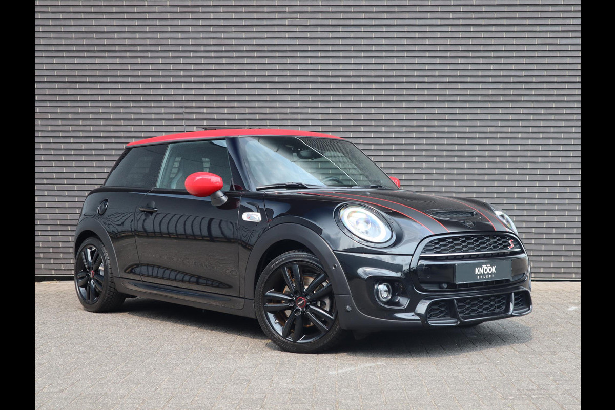 MINI Cooper S 2.0 | JCW Pack| Panodak | Harman/Kardon | Apple CarPlay MINI Cooper S 2.0 | JCW Pack| Panodak | Harman/Kardon | Apple CarPlay