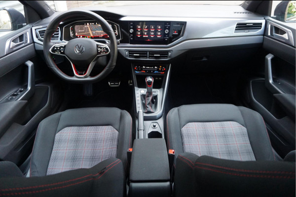 Volkswagen Polo 2.0 TSI GTI Aut7 | PANORAMA | IQ DRIVE | KEYLESS | BEATS | Apple Carplay | Adaptieve cruise control + Lane Departure PLUS (Travel assist) | LED GRILL | Sfeerverlichting