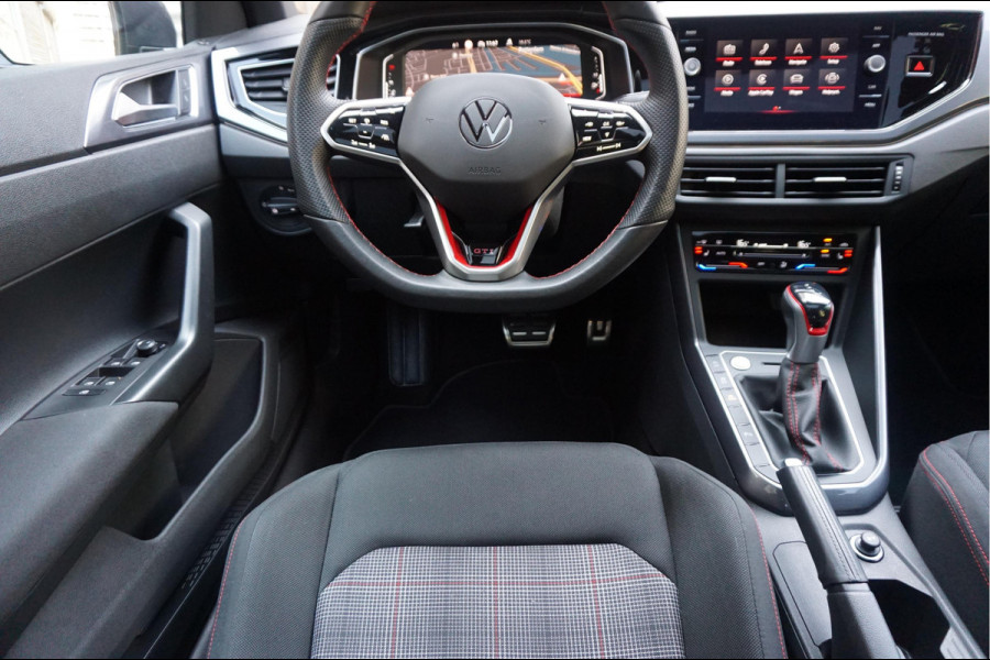 Volkswagen Polo 2.0 TSI GTI Aut7 | PANORAMA | IQ DRIVE | KEYLESS | BEATS | Apple Carplay | Adaptieve cruise control + Lane Departure PLUS (Travel assist) | LED GRILL | Sfeerverlichting