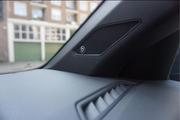 Volkswagen Polo 2.0 TSI GTI Aut7 | PANORAMA | IQ DRIVE | KEYLESS | BEATS | Apple Carplay | Adaptieve cruise control + Lane Departure PLUS (Travel assist) | LED GRILL | Sfeerverlichting