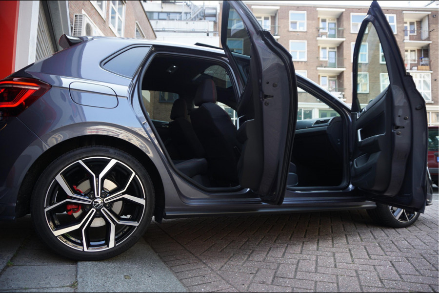 Volkswagen Polo 2.0 TSI GTI Aut7 | PANORAMA | IQ DRIVE | KEYLESS | BEATS | Apple Carplay | Adaptieve cruise control + Lane Departure PLUS (Travel assist) | LED GRILL | Sfeerverlichting