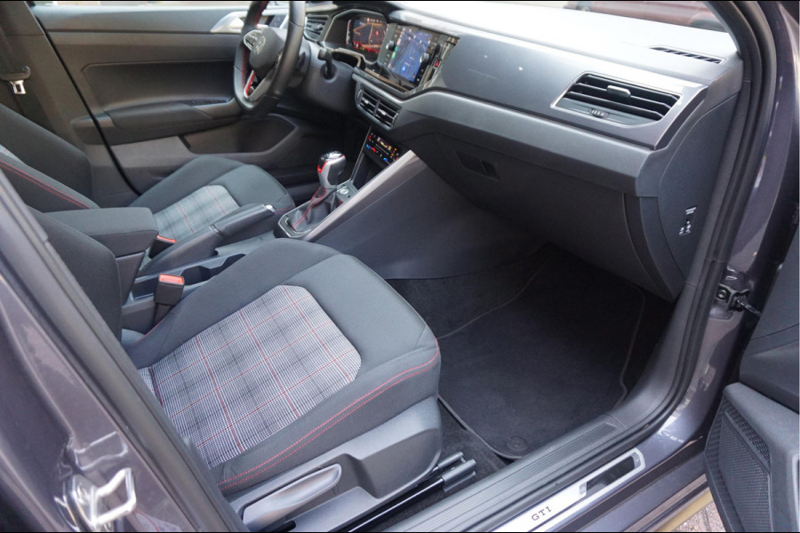 Volkswagen Polo 2.0 TSI GTI Aut7 | PANORAMA | IQ DRIVE | KEYLESS | BEATS | Apple Carplay | Adaptieve cruise control + Lane Departure PLUS (Travel assist) | LED GRILL | Sfeerverlichting