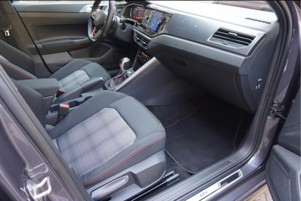 Volkswagen Polo 2.0 TSI GTI Aut7 | PANORAMA | IQ DRIVE | KEYLESS | BEATS | Apple Carplay | Adaptieve cruise control + Lane Departure PLUS (Travel assist) | LED GRILL | Sfeerverlichting