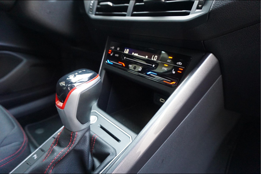 Volkswagen Polo 2.0 TSI GTI Aut7 | PANORAMA | IQ DRIVE | KEYLESS | BEATS | Apple Carplay | Adaptieve cruise control + Lane Departure PLUS (Travel assist) | LED GRILL | Sfeerverlichting