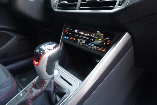 Volkswagen Polo 2.0 TSI GTI Aut7 | PANORAMA | IQ DRIVE | KEYLESS | BEATS | Apple Carplay | Adaptieve cruise control + Lane Departure PLUS (Travel assist) | LED GRILL | Sfeerverlichting