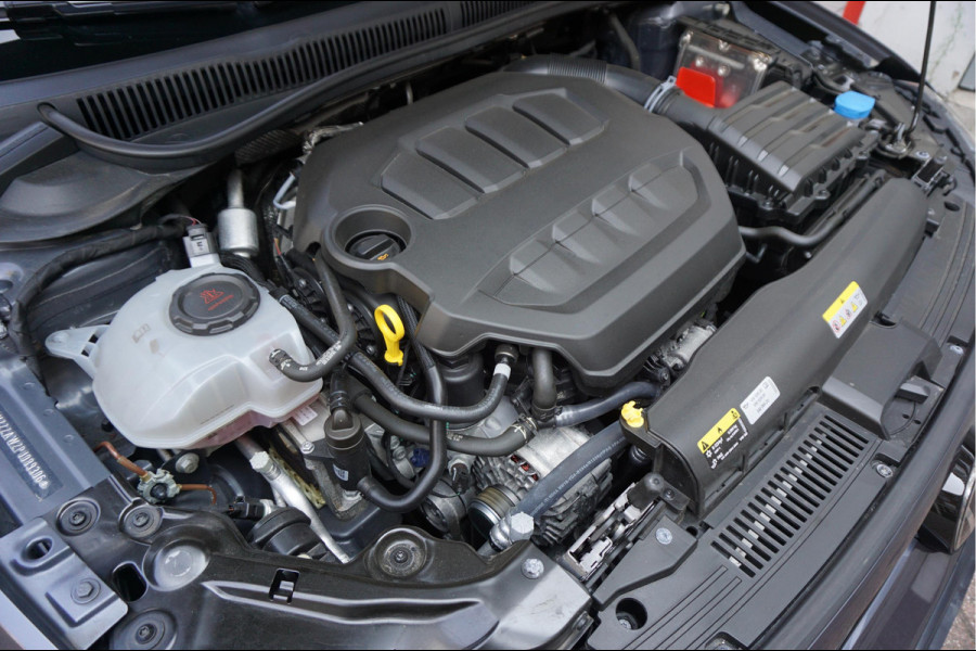 Volkswagen Polo 2.0 TSI GTI Aut7 | PANORAMA | IQ DRIVE | KEYLESS | BEATS | Apple Carplay | Adaptieve cruise control + Lane Departure PLUS (Travel assist) | LED GRILL | Sfeerverlichting