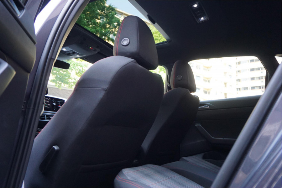 Volkswagen Polo 2.0 TSI GTI Aut7 | PANORAMA | IQ DRIVE | KEYLESS | BEATS | Apple Carplay | Adaptieve cruise control + Lane Departure PLUS (Travel assist) | LED GRILL | Sfeerverlichting