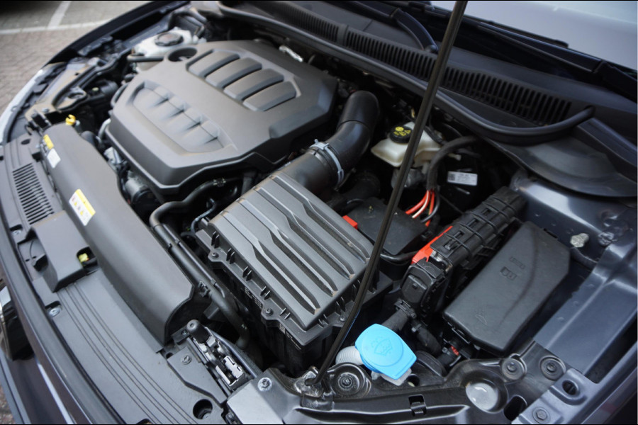 Volkswagen Polo 2.0 TSI GTI Aut7 | PANORAMA | IQ DRIVE | KEYLESS | BEATS | Apple Carplay | Adaptieve cruise control + Lane Departure PLUS (Travel assist) | LED GRILL | Sfeerverlichting