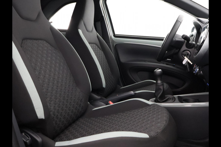 Toyota Aygo X 1.0 VVT-i MT Pulse NIEUW | Stoelverwarming | Adaptief Cruise Control | Apple Carplay & AndroidAUTO |