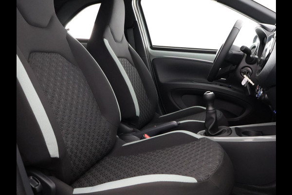 Toyota Aygo X 1.0 VVT-i MT Pulse NIEUW | Stoelverwarming | Adaptief Cruise Control | Apple Carplay & AndroidAUTO |