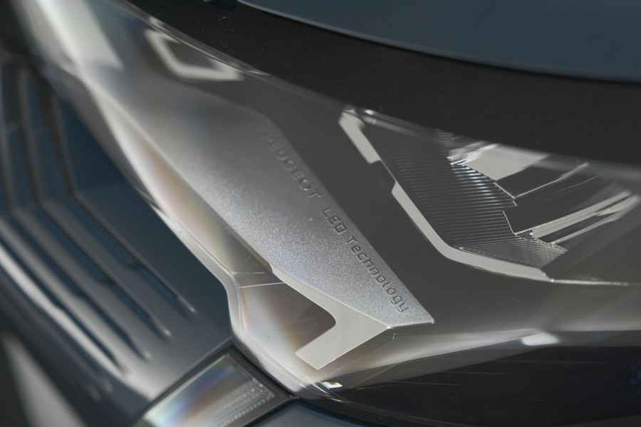 Peugeot 5008 PureTech 130 EAT8 Active Pack | 7 Zitplaatsen | Camera | Navigatie | Apple Carplay | Parkeersensoren