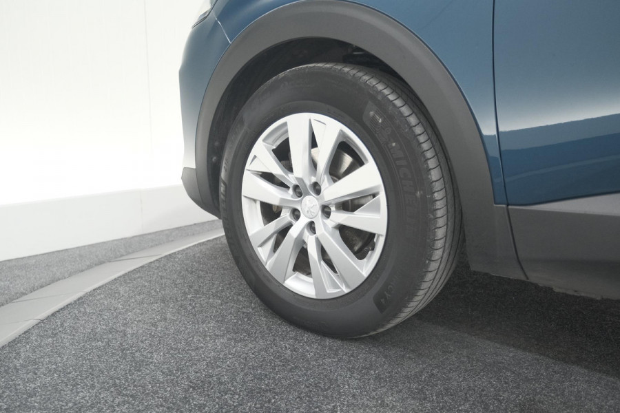 Peugeot 5008 PureTech 130 EAT8 Active Pack | 7 Zitplaatsen | Camera | Navigatie | Apple Carplay | Parkeersensoren