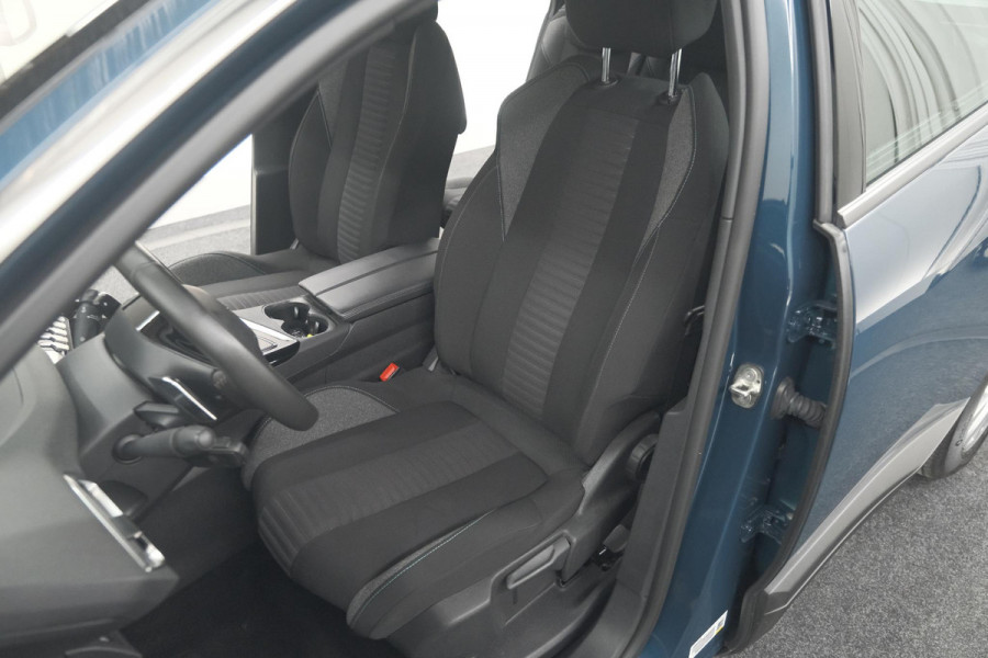 Peugeot 5008 PureTech 130 EAT8 Active Pack | 7 Zitplaatsen | Camera | Navigatie | Apple Carplay | Parkeersensoren