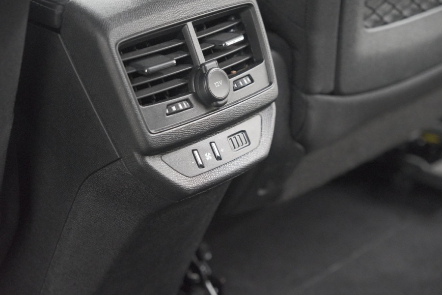 Peugeot 5008 PureTech 130 EAT8 Active Pack | 7 Zitplaatsen | Camera | Navigatie | Apple Carplay | Parkeersensoren