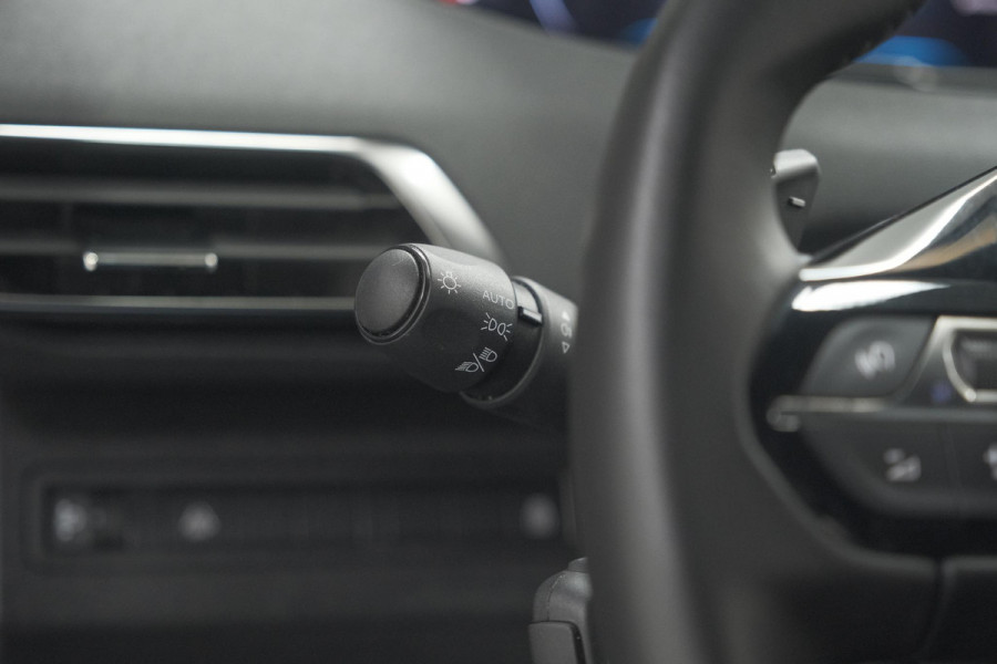 Peugeot 5008 PureTech 130 EAT8 Active Pack | 7 Zitplaatsen | Camera | Navigatie | Apple Carplay | Parkeersensoren