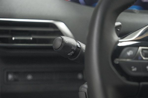 Peugeot 5008 PureTech 130 EAT8 Active Pack | 7 Zitplaatsen | Camera | Navigatie | Apple Carplay | Parkeersensoren