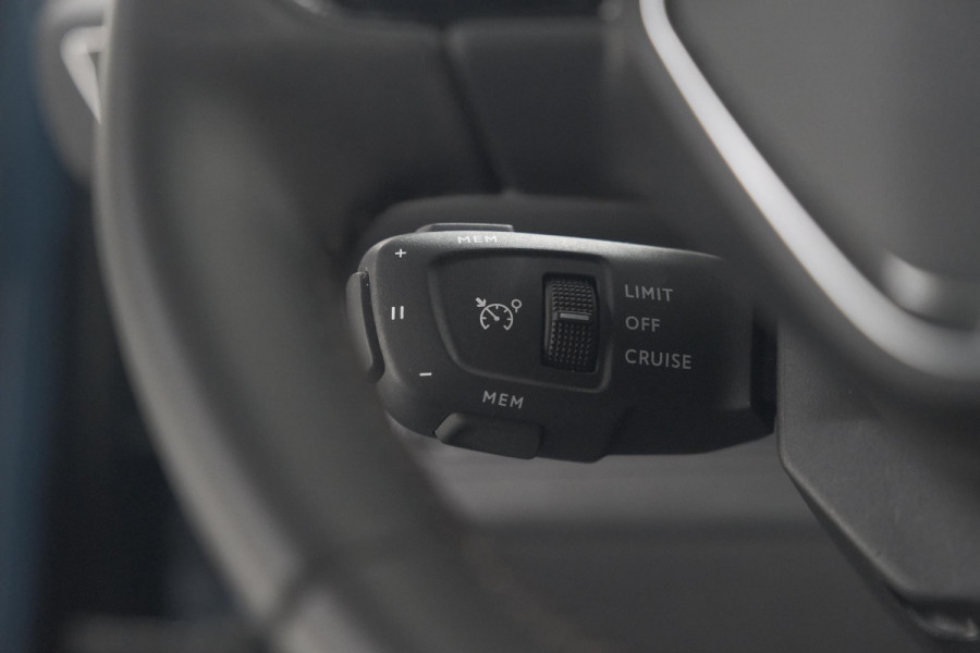 Peugeot 5008 PureTech 130 EAT8 Active Pack | 7 Zitplaatsen | Camera | Navigatie | Apple Carplay | Parkeersensoren