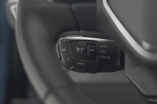 Peugeot 5008 PureTech 130 EAT8 Active Pack | 7 Zitplaatsen | Camera | Navigatie | Apple Carplay | Parkeersensoren