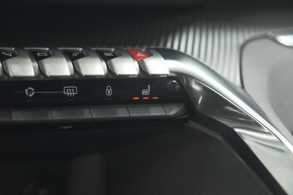 Peugeot 5008 PureTech 130 EAT8 Active Pack | 7 Zitplaatsen | Camera | Navigatie | Apple Carplay | Parkeersensoren
