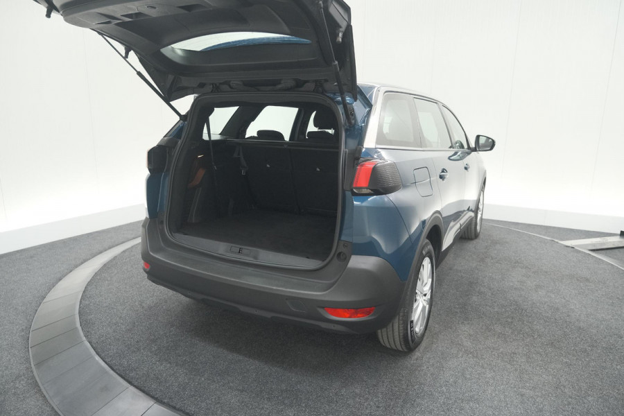 Peugeot 5008 PureTech 130 EAT8 Active Pack | 7 Zitplaatsen | Camera | Navigatie | Apple Carplay | Parkeersensoren