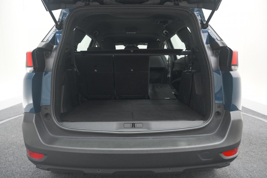 Peugeot 5008 PureTech 130 EAT8 Active Pack | 7 Zitplaatsen | Camera | Navigatie | Apple Carplay | Parkeersensoren