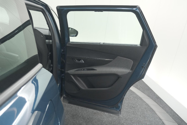Peugeot 5008 PureTech 130 EAT8 Active Pack | 7 Zitplaatsen | Camera | Navigatie | Apple Carplay | Parkeersensoren