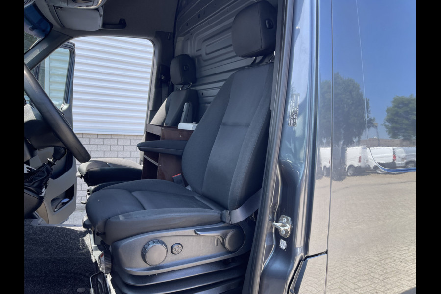 Mercedes-Benz Sprinter 516 2.2 CDI L2H2 dubbellucht / vaste prijs rijklaar € 26.950 ex btw / lease vanaf € 440 / euro 6 / bpm vrij / tegen een meerprijs kunnen wij een trekhaak 3500 kg monteren !
