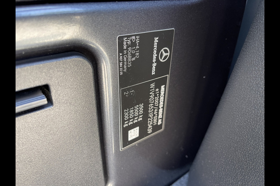 Mercedes-Benz Sprinter 516 2.2 CDI L2H2 dubbellucht / vaste prijs rijklaar € 26.950 ex btw / lease vanaf € 440 / euro 6 / bpm vrij / tegen een meerprijs kunnen wij een trekhaak 3500 kg monteren !