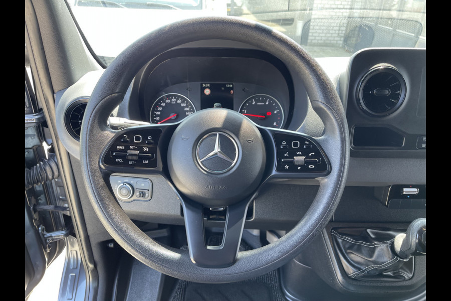 Mercedes-Benz Sprinter 516 2.2 CDI L2H2 dubbellucht / vaste prijs rijklaar € 26.950 ex btw / lease vanaf € 440 / euro 6 / bpm vrij / tegen een meerprijs kunnen wij een trekhaak 3500 kg monteren !