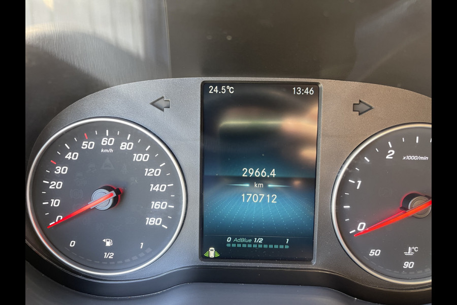 Mercedes-Benz Sprinter 516 2.2 CDI L2H2 dubbellucht / vaste prijs rijklaar € 26.950 ex btw / lease vanaf € 440 / euro 6 / bpm vrij / tegen een meerprijs kunnen wij een trekhaak 3500 kg monteren !