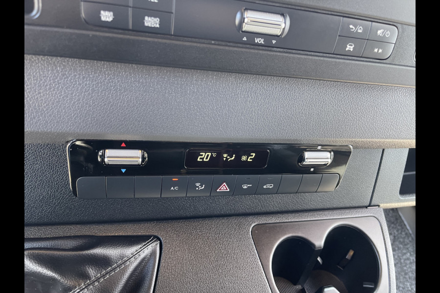 Mercedes-Benz Sprinter 516 2.2 CDI L2H2 dubbellucht / vaste prijs rijklaar € 26.950 ex btw / lease vanaf € 440 / euro 6 / bpm vrij / tegen een meerprijs kunnen wij een trekhaak 3500 kg monteren !