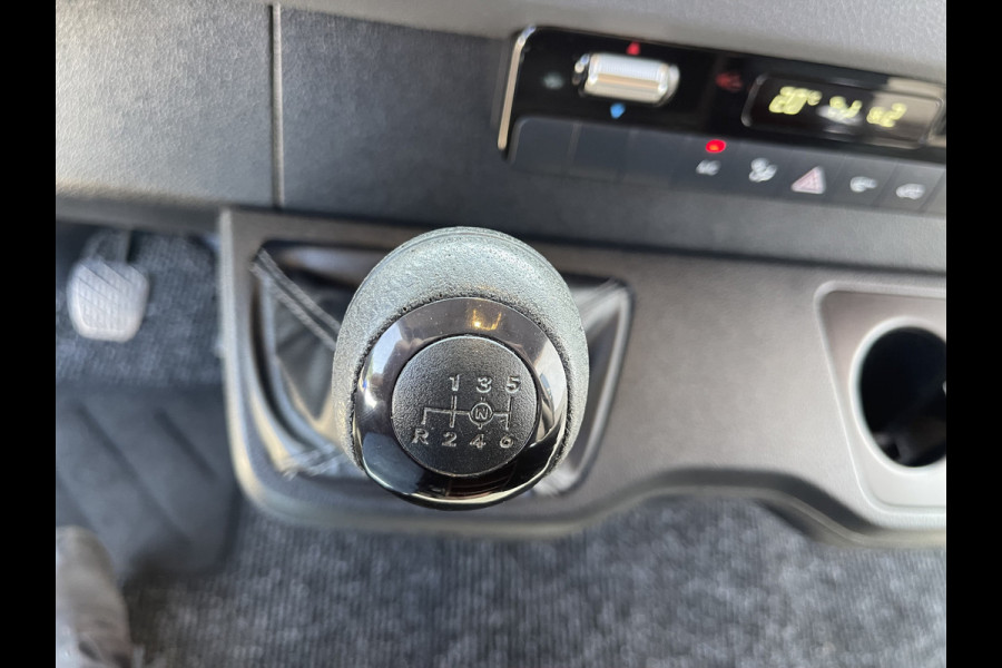 Mercedes-Benz Sprinter 516 2.2 CDI L2H2 dubbellucht / vaste prijs rijklaar € 26.950 ex btw / lease vanaf € 440 / euro 6 / bpm vrij / tegen een meerprijs kunnen wij een trekhaak 3500 kg monteren !