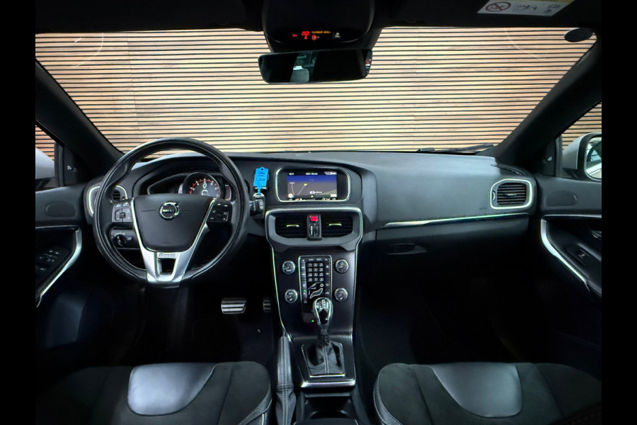 Volvo V40 2.0 T5 245 PK R-Design | BLIS | Adaptive Cruise Control | Navigatie