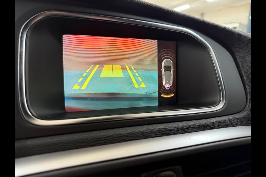 Volvo V40 2.0 T5 245 PK R-Design | BLIS | Adaptive Cruise Control | Navigatie